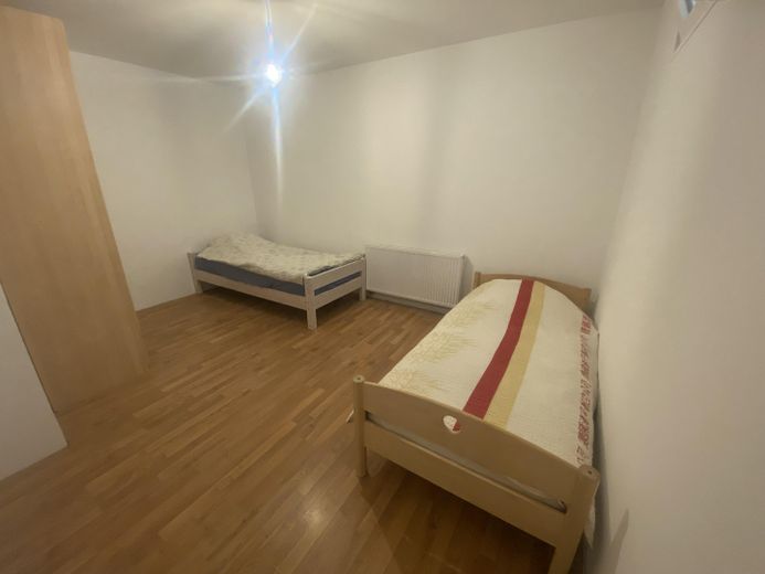 2-комнатная квартира 4 комнаты 81 м² 2,5 комнаты 65 м² городская квартира офис кабинет для практики жильё для рабочих коммерческая недвижимость инвестиция – Einheit 1 Zimmer