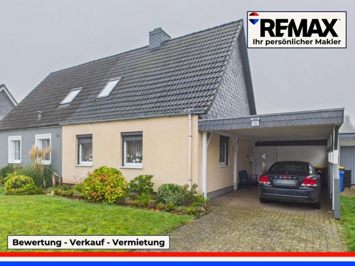 Modernisierte Doppelhaushälfte in familienfreundlicher Lage mit den gewissen Extras – Foto 1