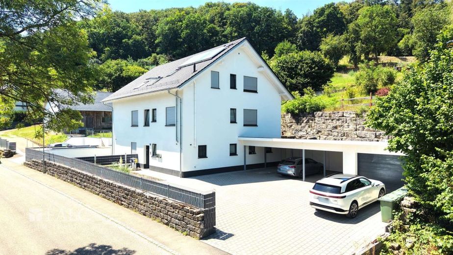 Exklusives Neubau-3-Familienhaus! Effizienz trifft auf hochwertige Wohnqualität! - FALC Immobilien – Was für ein Traumhaus!