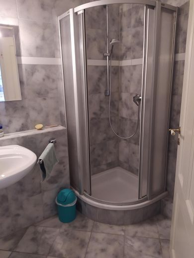 Appartement libre à Bahrenfeld avec ascenseur et grand balcon orienté sud-ouest – Bad_2