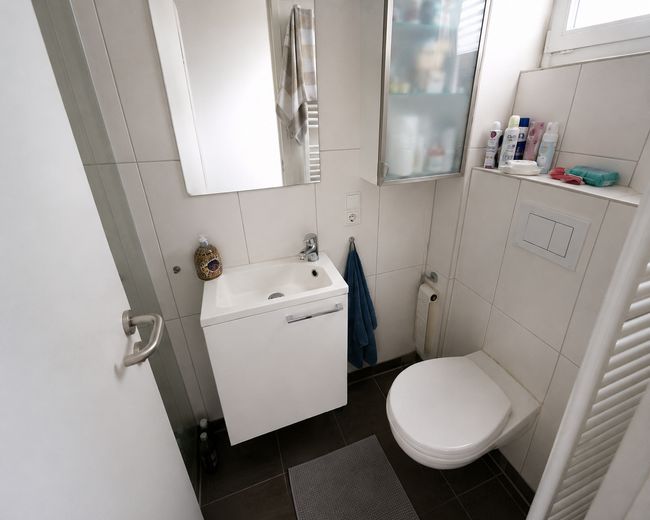 Provisionsfrei von privat: Modernisiertes Reihenhaus mit Garage in Hagen-Ems – Gäste-WC 