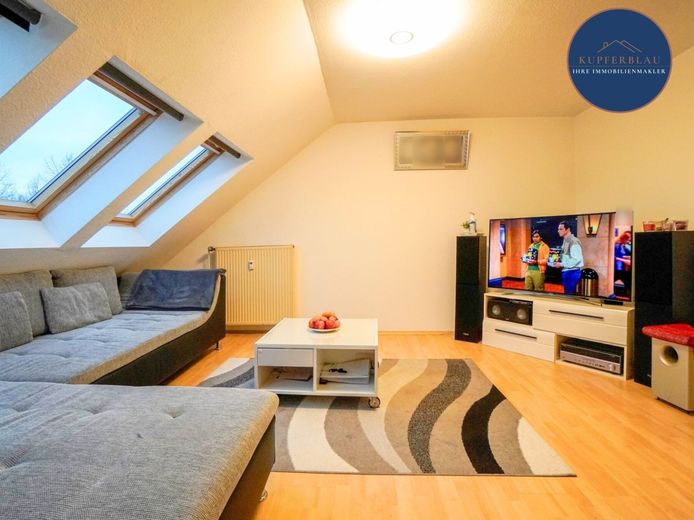 Attraktive Kapitalanlage auf Erbpacht - Vermietete 1-Zimmer-Eigentumswohnung in Bonn-Auerberg – Wohnzimmer