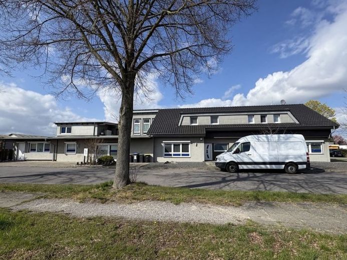 Vielseitig nutzbare Gewerbeimmobilie in Burgdorf-Hülptingsen – Foto 1