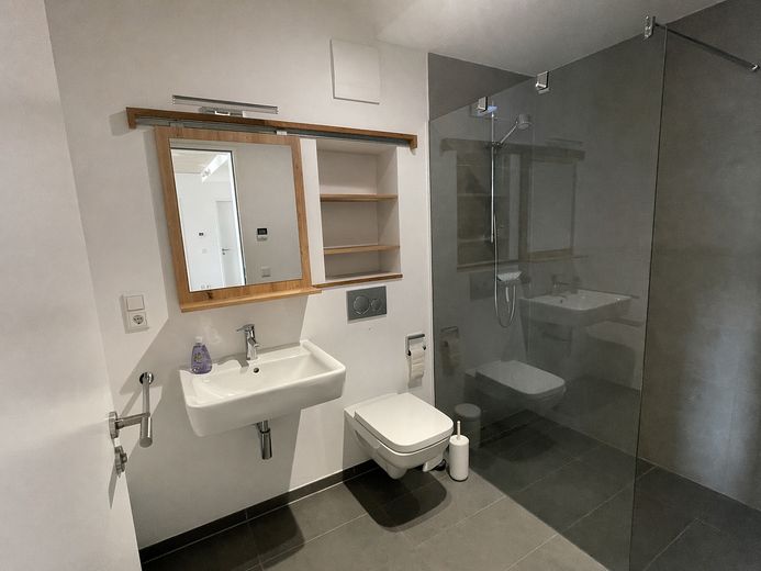 3-Zimmerwohnung in ruhiger 2ten Reihe – Badezimmer
