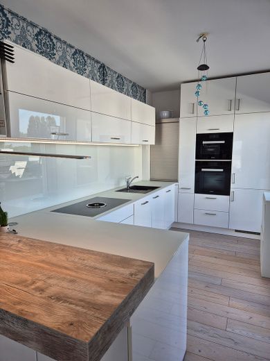 High up on the 5th floor – Super central with extras in Karlsfeld – Küche