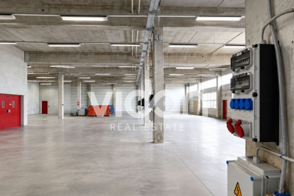 Gewerbehallen mit Bürogebäude auf Prosuktionsarel | Lindlar Klause | Vidan Real Estate