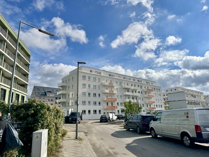 Havel manzaralı, engelsiz yeni yapım 2 odalı daire – 27 Frontansicht links