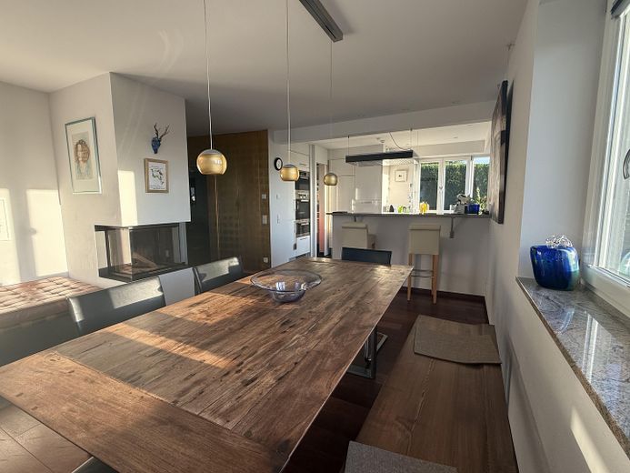 Modernes Einfamilienhaus mit freiem See- und Bergblick Nähe  Prien – Essplatz Richtung Küche