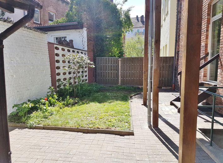 Centrumsnahe Anliegerstrasse, mit eigenem Garten – Eigener Garten