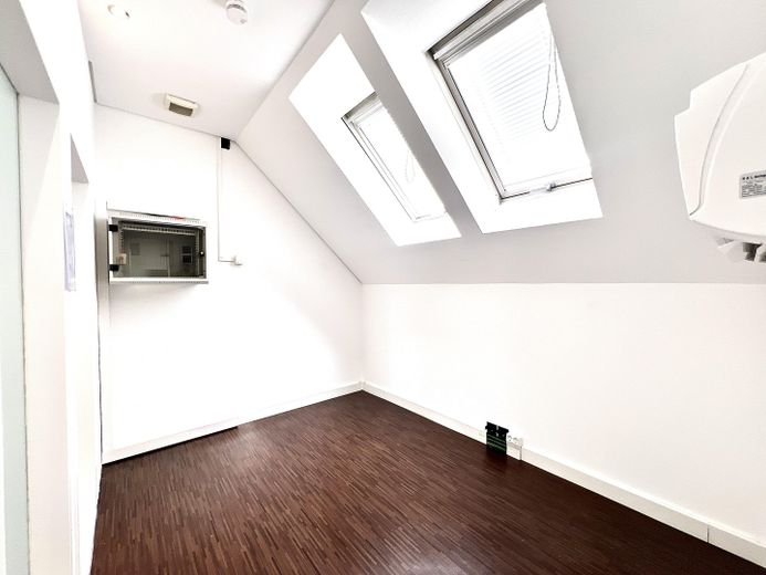 Moderne Büro-/Praxisfläche im Stadtzentrum Hanau! **direkt vom Eigentümer** – Serverraum