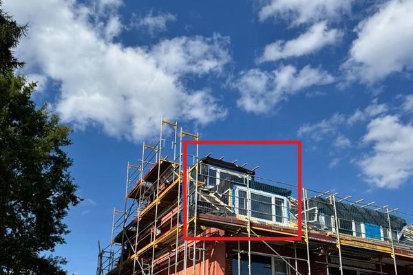 Moderno apartamento en propiedad de 4 habitaciones con galería, garaje, tejado nuevo y ventanas nuevas