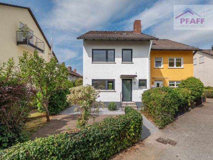 Zuhause ankommen in Worblingen Im Bildstöckle! Renovierte Doppelhaushälfte mit Garten und Garage – Foto 1