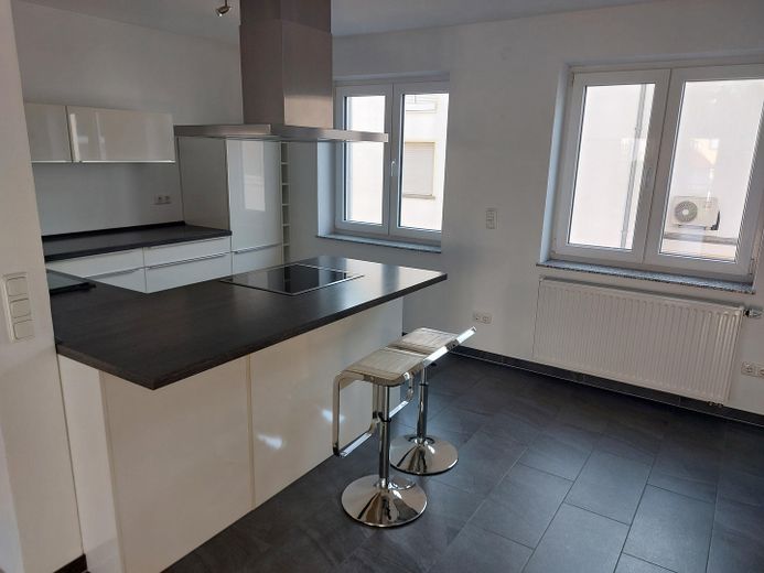 Langen - Maisonette mit idealen Grundriss – Küche mit EBK