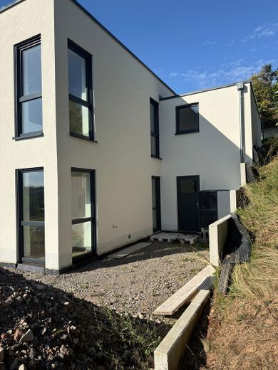 Spacieuse maison individuelle - Première occupation – Hausansicht Garten-rechts