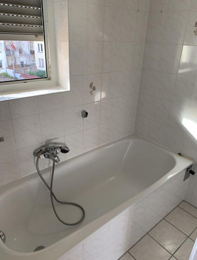 3-kamerappartement met loggia op een rustige locatie in Ludwigshafen – Foto 10
