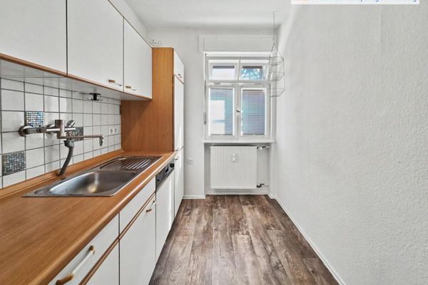 MITTEN IN HERSBRUCK - Gepflegte und bezugsfreie 2-Zimmer-Wohnung auf ca. 47m²