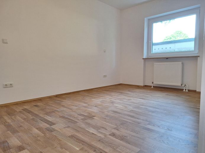 Hochwertig komplettsanierte 3-Zi. Erdgeschossterrassenwohnung in München, Fürstenried, am Waldrand – Schlafzimmer