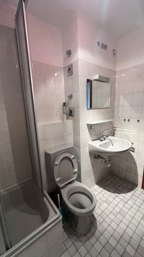 Karlsruhe-Waldstadt - mooi, licht 2,5-kamerappartement, zeer goede en centrale ligging – Bad