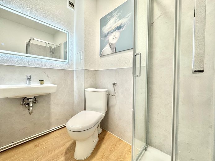 Modernisierte 2 Zimmer-Wohnung in Top Lage – Badezimmer