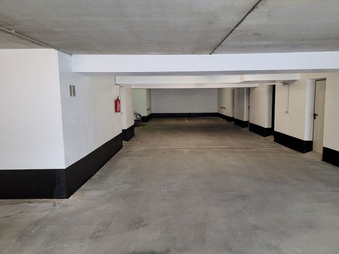 gepflegtes 9 Familienhaus in Erftstadt-Liblar – Tiefgarage mit Mieterkellern
