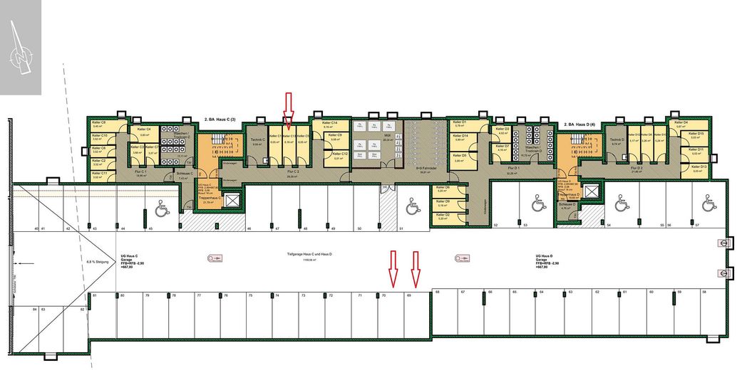 Appartamento attico condominiale accessibile senza barriere, 3,5 locali, con 2 posti auto TG affiancati – UG mit Keller und TG-Plätzen