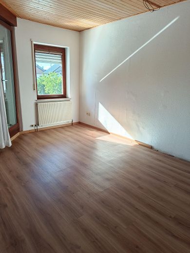Großes Ein-/Mehrgenerationenhaus mit Garten (175 m² Wohnfläche / 573 m² Grundstück) – Zimmer OG