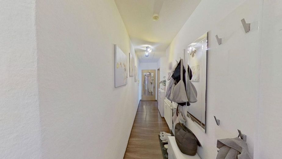 Helle, gemütliche 3-Raum-Wohnung sucht neue Mieter – Flur