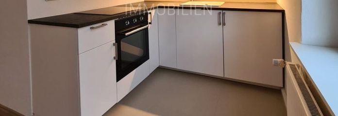 *شقة مزوّدة بمطبخ مجهّز في موقع مركزي بمدينة فايسنفلس*