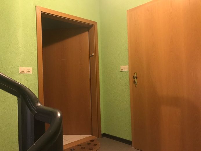 Biete Helle 2 Zimmer Wohnung von Privat in ruhige Lage in Tännesberg mit Terrasse,Grillgarten Mitbenutzung und Stellplatz sowie Keller. Wohnung sehr gut geteilt und Vollmöbliert.70000€ vhb. 015111378015 – Foto 9