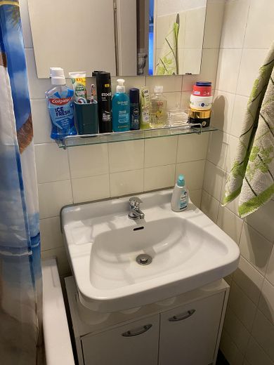Sehr gepflegte 1-Zimmer-Wohnung in Sindelfingen Goldberg, 300m zur S-Bahnhaltestelle, von Privat – Badezimmer