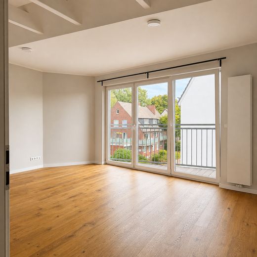 Un hogar con un encanto especial: ático de alta calidad con galería y gran balcón – Wohnzimmer mit Balkon