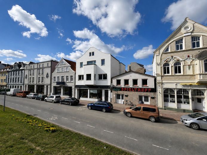 5 Einheiten | Seltene Kapitalanlage direkt am Hafen
von Cuxhaven, Lotsenviertel – Blick von der Promenade