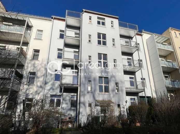 Historisches MFH mit Südbalkonen und Dachterrassen – Rückfassade