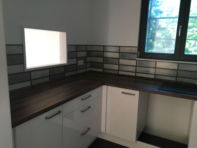 Groß Flottbek: 2,5 Zimmer mit kl. Garten in grüner Lage (WG 1) – Blick Durchreiche
