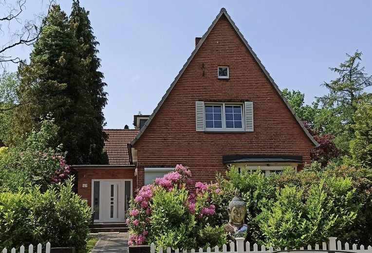 EFH Blankenese/ Sülldorf freistehend, Sauna, Pool – Foto 1