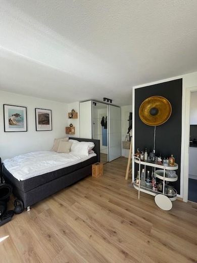 Kompakte Wohlfühlwohnung mit sonnigem Garten (ca. 90 m²) in Untermenzing – Wohnbereich