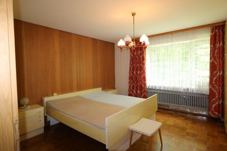 Einfamilienhaus mit 727 Grund, 5 Zi,EBK - sofort bezugsfrei – Schlafzimmer EG 1-2 