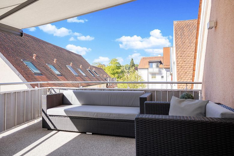 Exklusive Eigentumswohnung in bester Innenstadtlage von Mindelheim – 2 TG-Stellplätze – Terrasse 2.OG