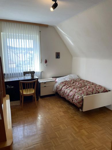 Freistehendes Einfamilienhaus mit großem Grundstück und viel Potenzial in Kühbach – Kind 2