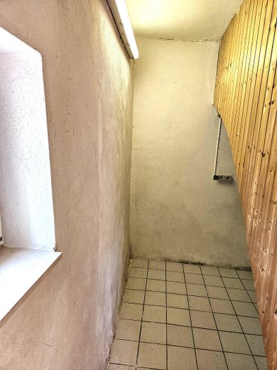 منزل عائلي منفصل/منزل للعطلات في وادي الدانوب – Abstellraum unter der Treppe