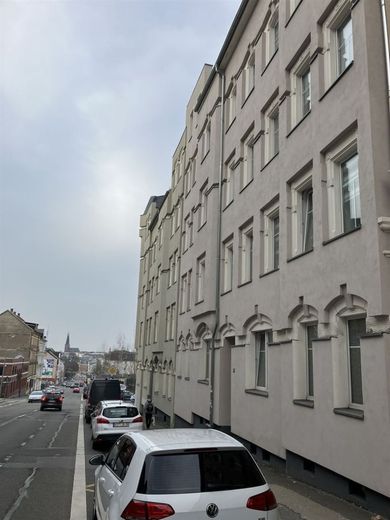 Kompakte DG 3-Zimmer mit Aufzug, Laminat, Dachbalkon und Eckwanne in guter Lage! – IMG_5041