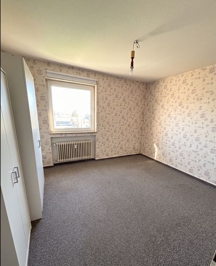 Sehr zentral gelegene lichtdurchflutete 3 Zimmer Wohnung zzgl. einer Garage zu verkaufen! – Kinderzimmer