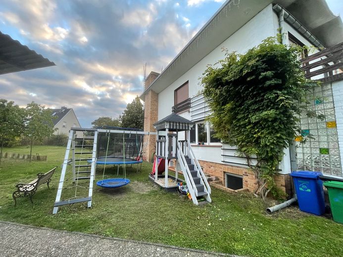 Großzügiges Rheinendhaus mit Pool – Foto 6