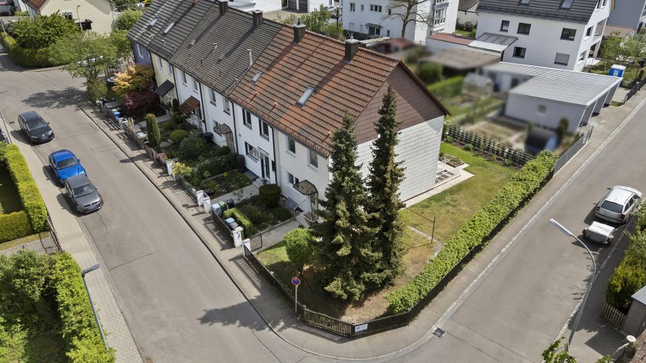 Ingolstadt-Nord’da bahçeli, tamamen yenilenmiş sıra evin köşe evi – Ansicht von oben
