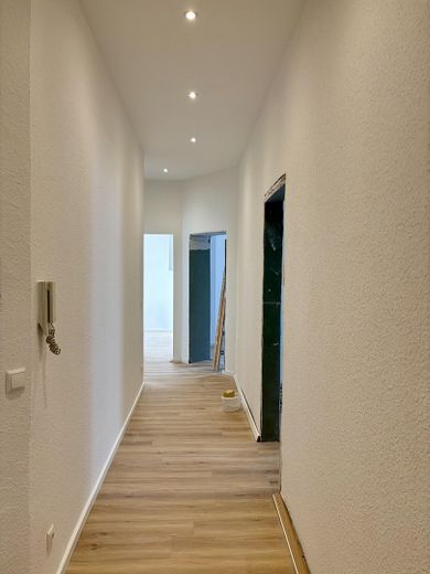 Erstbezug nach Renovierung! 3-Zimmerwohnung in top Lage! – Diele leer