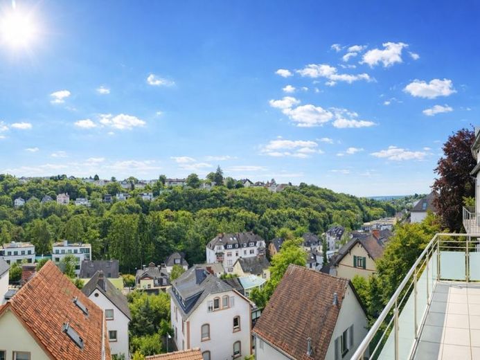 Über den Dächern von Sonnenberg!
Freistehendes Haus mit viel Platz in Wiesbadens Top Wohnlage! – फोटो 1