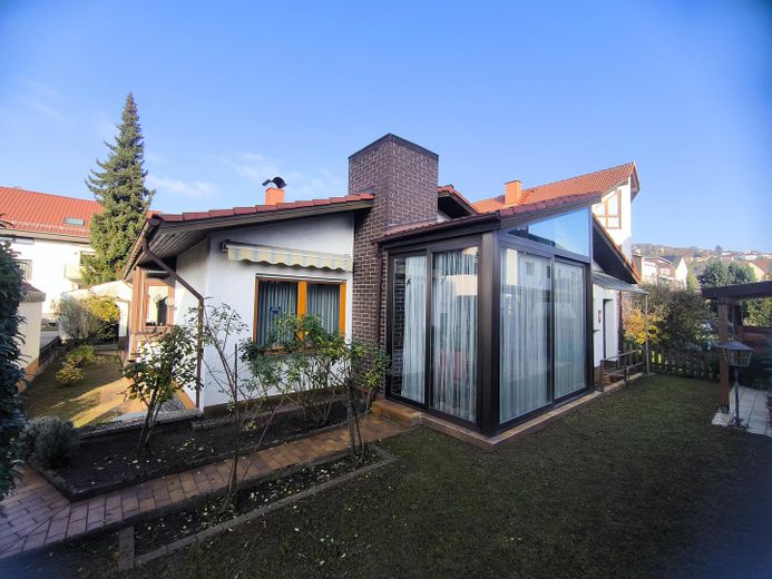 Idealny na czas emerytury: parterowy, wolnostojący dom jednorodzinny o powierzchni 100+90m² na działce o powierzchni 387 m² (kupno) – Blick aus Richtung Süd-Westen