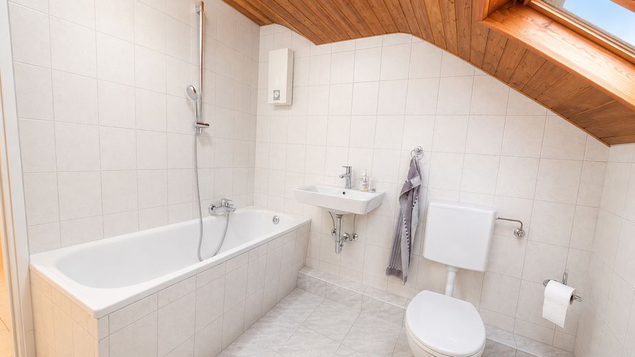 Spacious 3-room apartment – Bad