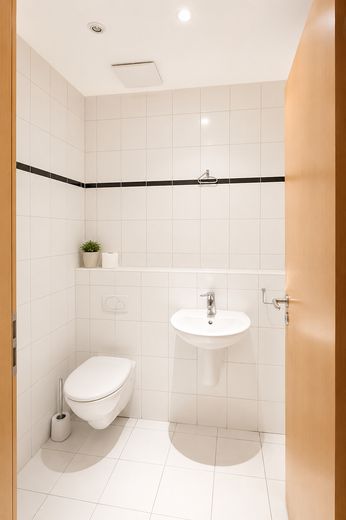 Großzügige 86 m² Studio-Wohnung mit Loft-Charakter und Dachterrasse – Gäste WC