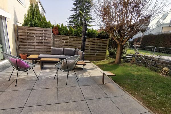 Modern end-terrace house with PV, heat pump and smart home in Flein